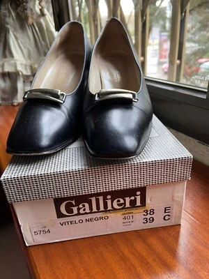 Zapato de salón negro de cuero. Gallieri. Número 38/39 - Imagen 1 de 4