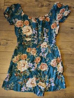 Mameluco para mujer American Eagle verde manga abullonada hombros descubiertos estampado floral talla S Foto 1 de 4