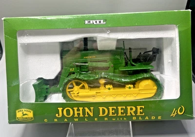 JOHN DEERE Crawler w/ Blade Dozer 1:16 ERTL NOS 1999 in original box #16010A - Image 1 of 4