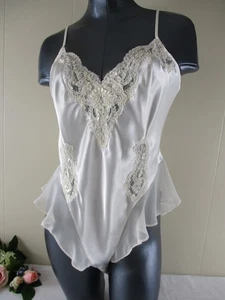Victoria's Secret Gr. L Vintage Elfenbein Braut Satin Teddy Pailletten Details hochgeschnittenes Bein - Bild 1 von 13
