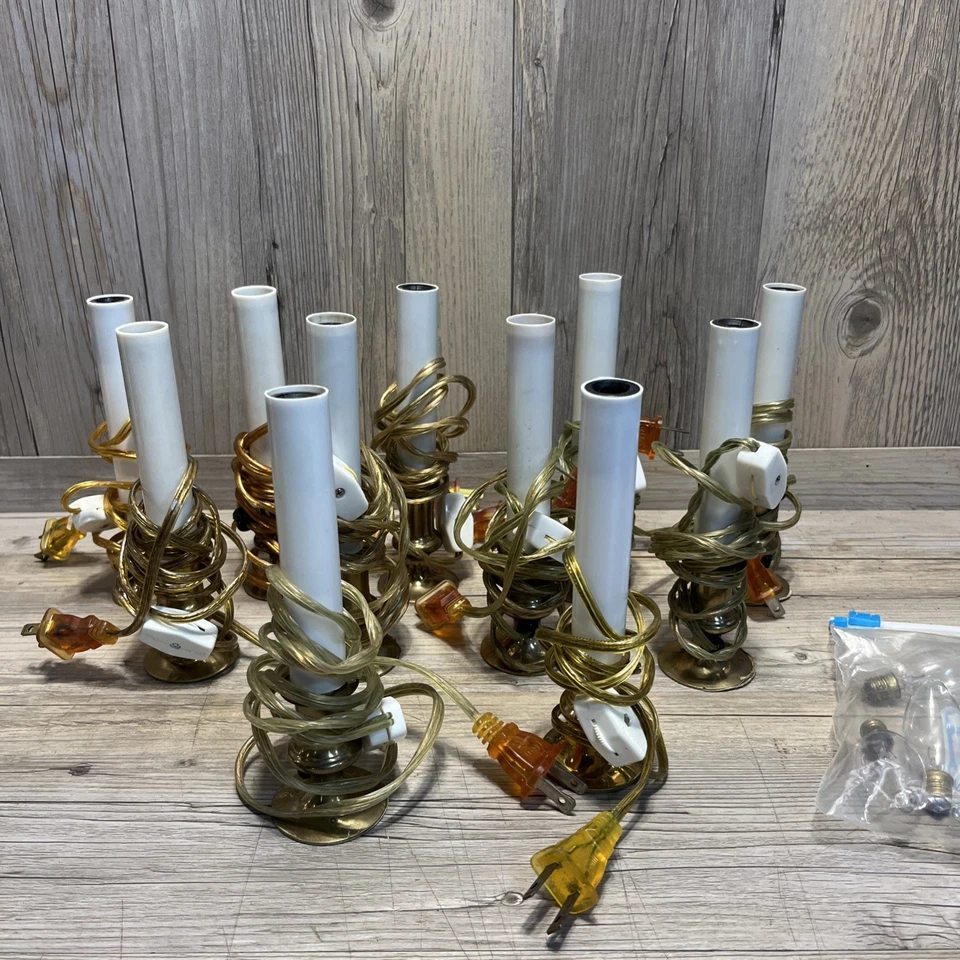 Lote De Colección De 11 Lámparas Velas Eléctricas Base Latón Macizo Enchufable Foto 1 de 4