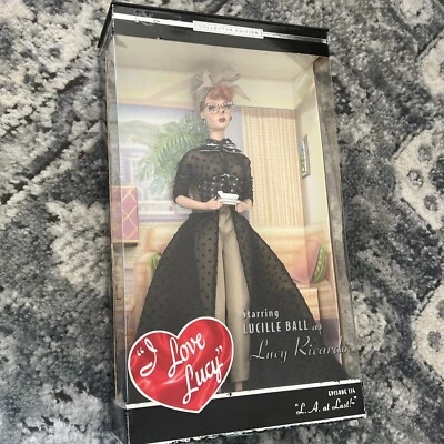 Muñeca Barbie I Love Lucy L A At Last Lucille Ball Lucy Ricardo 2002 Nueva Caja Como Está Foto 1 de 4