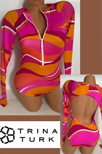 Trina Turk Badeanzug Einteiler High Neck Full Coverage Langarm Gr. S Rosa - Bild 1 von 13