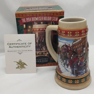 1994 BUDWEISER CERAMIC BEER TANKARD STEIN MUG HOMETOWN HOLIDAY NIB - Picture 1 of 11