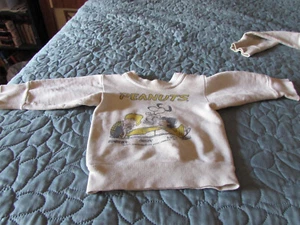 vintage,peanuts charater. 1950 united feature syndicate inc. white sweat shirt - Picture 1 of 8