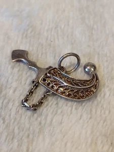 Sterling Silber Vintage filigran Krummsäbel Schwert Anhänger Charm - Bild 1 von 3