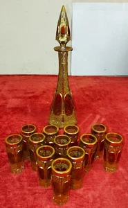 ENSEMBLE DE BOUTEILLE ET 12 VERRES À LIQUEUR. VERRE TAILLÉ. ESPAGNE. 19E-20E - Picture 1 of 1