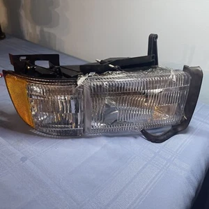 Faro halógeno lado del conductor para Dodge Ram 1994-2002 - Imagen 1 de 14
