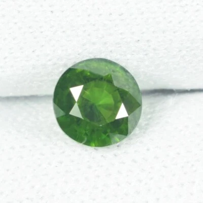 0.84 ct OUTSTANDING GREEN NATURAL ANDRADITE DEMONTOID GARNET - ROUND See Vdo !!! - Image 1 of 3