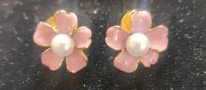 Pendientes perforados Oscar de la Renta lindos con flores rosa lavanda - Imagen 1 de 3