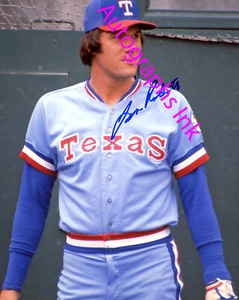 Leon Roberts autographed 8x10 Rangers In Person Fleer Negative #3 - Picture 1 of 2