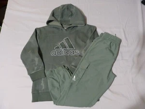 Boys Adidas Green hooded sweatshirt and Pants Size XS SIZE 7 - Picture 1 of 5