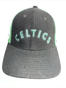 Cappello VINTAGE Boston Celtics Cappello Stretch Nero Verde NBA Lana Basket Nike anni '90 - Foto 1 di 14