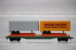 Vintage HO AT&SF 90806 Flat Car w/ Union Pacific Trailer Freight Service Load - Picture 1 of 8
