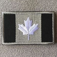 Insigne patch boucle à crochet tactique drapeau canadien brodé gris