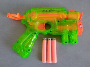 NERF N-Strike Transparente Verde Flúor + 3 Dardos - Luminoso Y Translúcido - Imagen 1 de 8