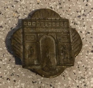 Ancienne broche Arc de Triomphe - Foto 1 di 2