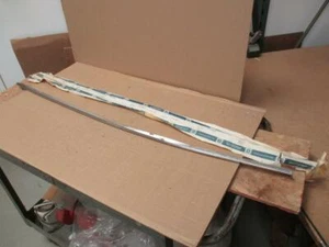 75 76 Chevrolet Truck C10 K10 NOS Upper Grille Trim Molding GM 343984 - Picture 1 of 7