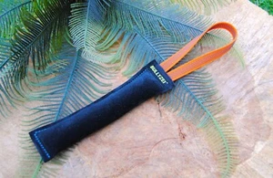 Beißwurst Leder 25 x 3cm, 1 Schlaufe Schwarz/orange (gummiert) Dummy Apport IGP - Bild 1 von 2