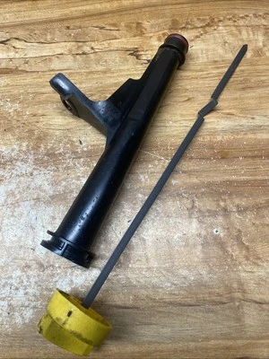 Briggs & Stratton 44U877 22HP Engine Oil Dipstick 499602, John Deere Mower - Image 1 of 4