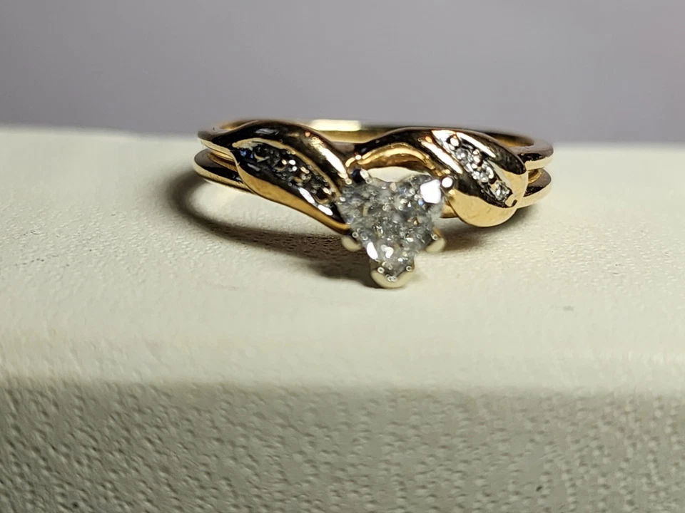  Gorgeous Heart Shaped Diamond Engagement Ring with Wedding Band - Image 1 of 1