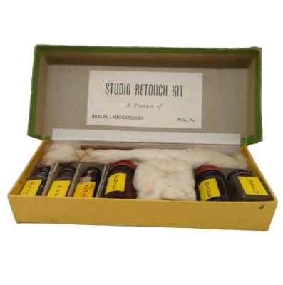 Kit de retoque de estudio fotográfico vintage Braun Laboratories exhibición de fotografía  Foto 1 de 4
