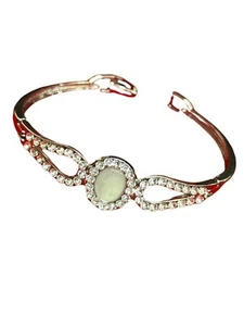 Elegante pulsera de plata para mujer con piedra ovalada blanca ojo de gato y estrás” - Imagen 1 de 6