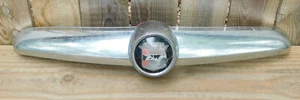 1954 1955 Nash Metropolitan Grille Bar 3136632 (emblem) - Picture 1 of 7