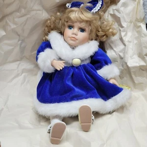 Muñeca de porcelana con caja de música vintage azul vestido elección de coleccionista con certificado de autenticidad - Imagen 1 de 8