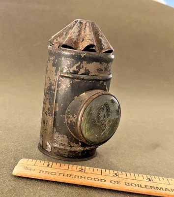 ANTIQUE POLICE OIL LAMP  LANTERN  BULLSEYE  NO BURNER - Image 1 of 4