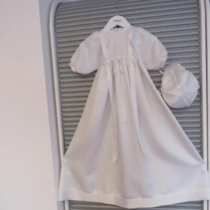 Taufkleid + Mütze Überwurf Überkleid für Taufkissen Baby weiß Langarm BABY HELD - Bild 1 von 6