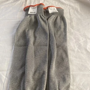SHOWA Cut & Puncture-Resistant Sleeves(2) Size XL, HPPE, S8115XL-16T - Picture 1 of 3
