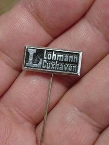 🔴LOHMANN CUXHAVEN  - their vintage logo pin badge🔴 - Picture 1 of 4