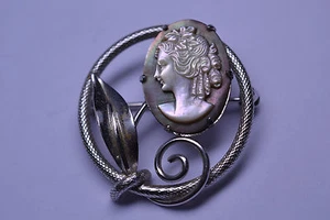 VINTAGE BINDER BROTHERS WHITE GOLD FILLED ABALONE SHELL CAMEO PIN w/ LEAF DETAIL - Picture 1 of 5