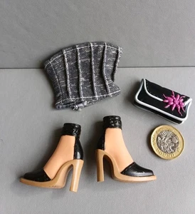 MATTEL BARBIE MY SCENE PUPPE 2003 NIGHT ON THE TOWN OBERTEILTASCHE & SCHUHE - HERVORRAGENDER ZUSTAND - Bild 1 von 4