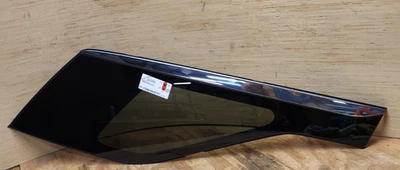 Rear Right/Passenger-Side OEM Quarter Glass 2024-2026 Chevrolet Traverse — 第 1/4 张图片