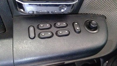 Interruptor de puerta delantera del conductor ventana del conductor se adapta 03-08 CROWN VICTORIA 659141 Foto 1 de 4