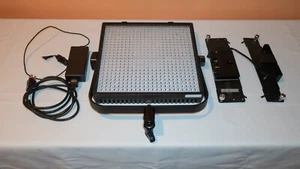 Litepanels 1X1 LS Bi-Color LED light - Picture 1 of 10