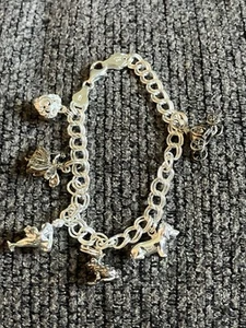 Sterling Silber 6 Zoll Bettelarmband mit 6 Charms - Bild 1 von 5