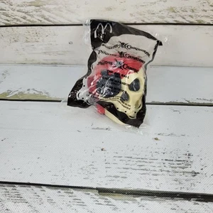 McDonalds Pirates Of The Caribbean The AYE Ball Skeleton Meal Toy 2006 New - Imagen 1 de 12