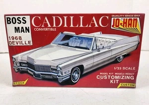 JO-HAN Cadillac 1968 Deville Cabrio Boss Man kit modellino scala 1/25 non costruito!! - Foto 1 di 17