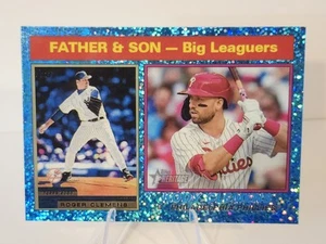 Roger Clemens & Kody 2025 Topps Heritage Chrome #67 Padre Figlio Blu Scintillante - Foto 1 di 2