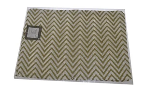 Shiraleah White Gold Chevron Pattern Placemat- Set of 4 - Picture 1 of 2