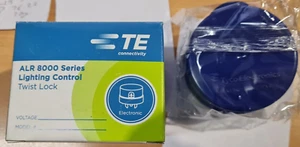 TYCO ALR 8000 Series LIGHTING CONTROLS PHOTOELECTRIC SENSORS TWIST LOCK 105-305V - Picture 1 of 6