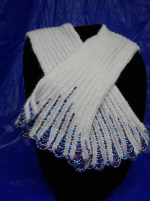 cachecol colorido com miçangas de malha manual - Imagem 1 de 4