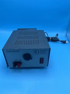 Alimentation régulée Radio Shack 13,8 VDC 22-506 - Photo 1/4