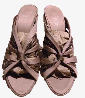 Sandalias de tacón NINE WEST Leia de cuero satinado topo con ribete de serpiente con tiras de 3,5" talla 7,5 Foto 1 de 4
