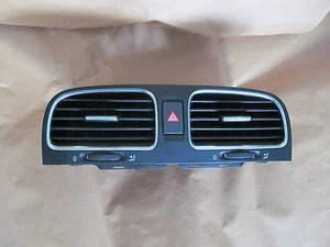 Luftdüse VW Golf VI Variant 1.6TDI DPF Modell 2013 Int: 5582   5K0815736D / 735D - Bild 1 von 1