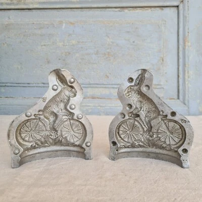 B4035 Antike Osterhasen Backform aus Aluguss | OSTERN | OSTERHASE auf FAHRRAD - Bild 1 von 4