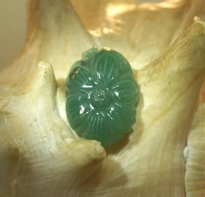 VINTAGE GENUINE MING'S NATURAL SERPENTINE HAND CARVED FLOWER OVAL CABOCHON #1 - Imagem 1 de 4